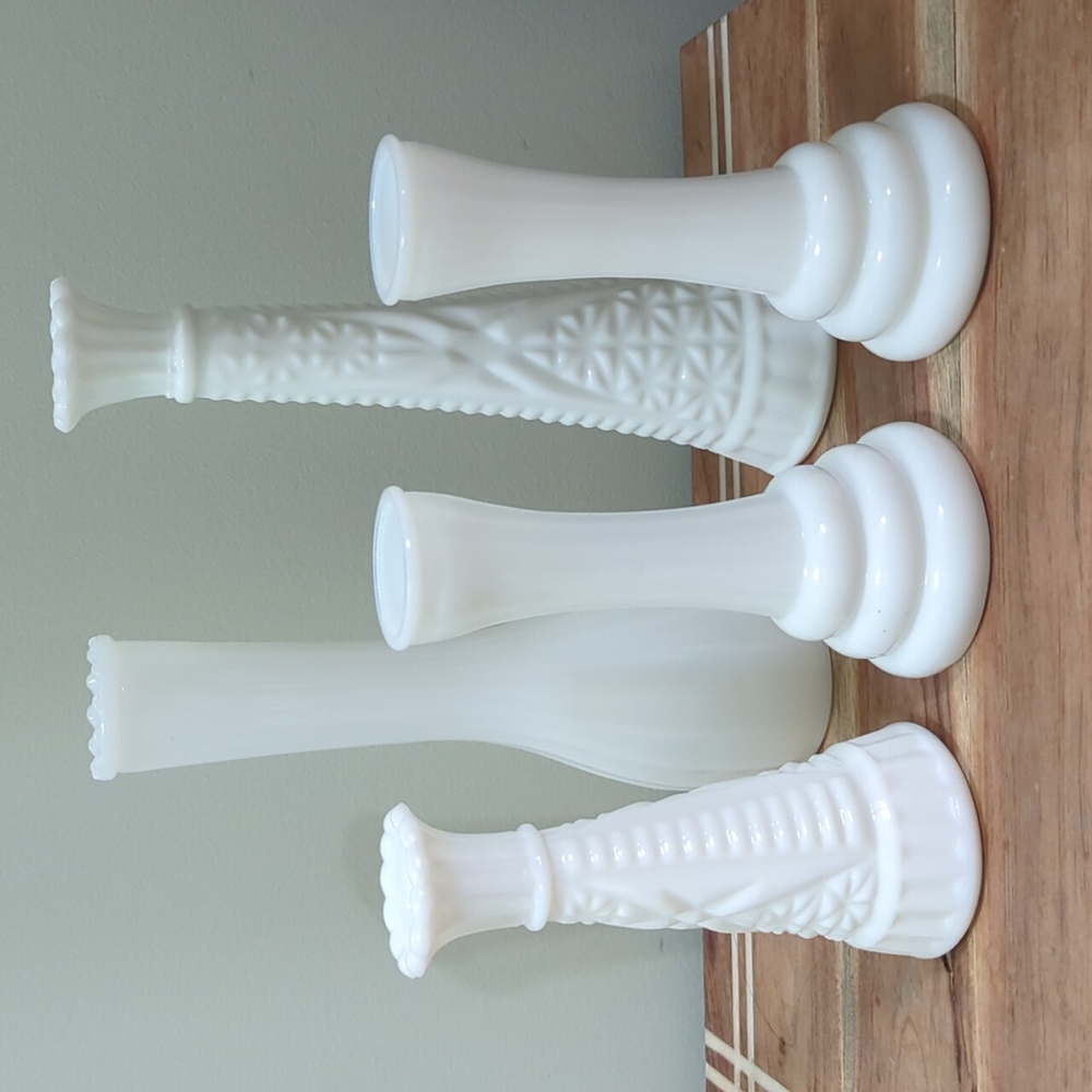 Milk glass Vase